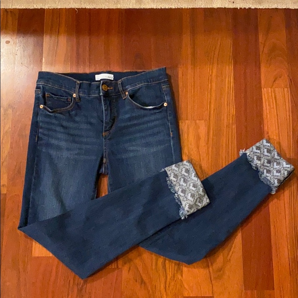 LOFT Cropped Jeans with Embroidered Cuff Size 27/4